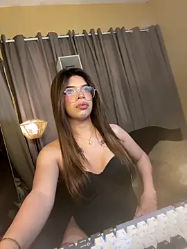 Nyxie_luxx 网络视讯表演