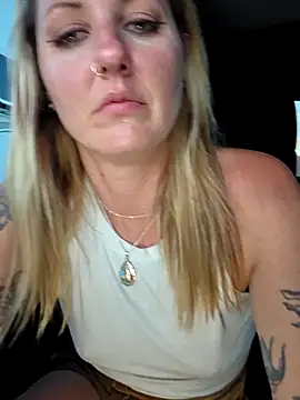 XXX chat uživo modela SheIsSomething