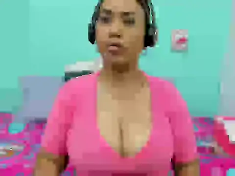 QueenxNefertit's Live XXX Chat