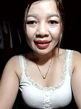 Yiyi102300's Live XXX Chat