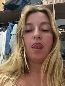 moniquerainx Adlı Modelin Canlı XXX Sohbeti