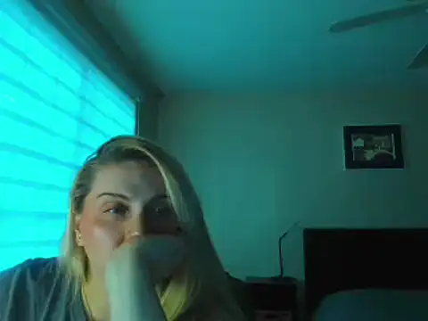 callme_iva's Webcam Show