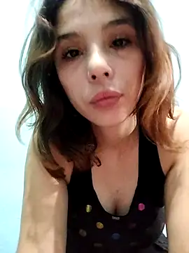 mariamac420 Adlı Modelin Canlı XXX Sohbeti