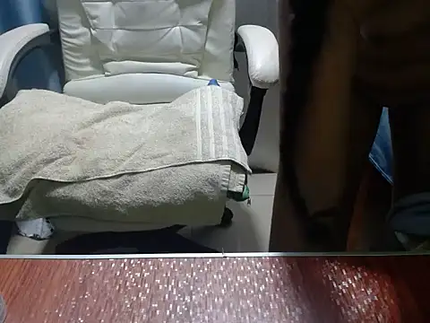 Pokazy przed kamerką – Chrissy_Lee69