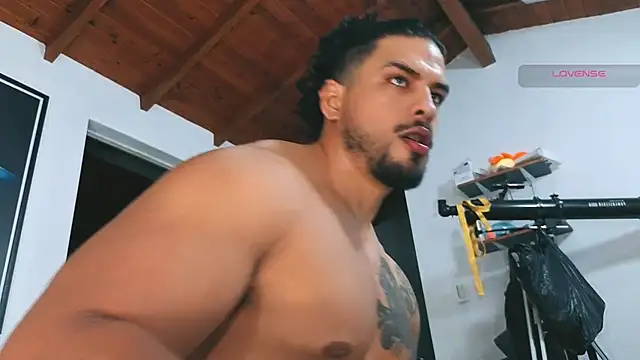 SilvaBranko: διαδικτυακό σόου στην κάμερα