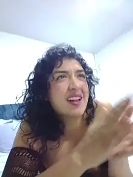 ema_saenz 라이브 XXX 채팅