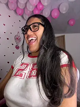 SharaRousのライブXXXチャット