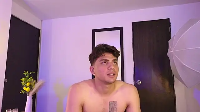 MrAdonis_'s Webcam Show