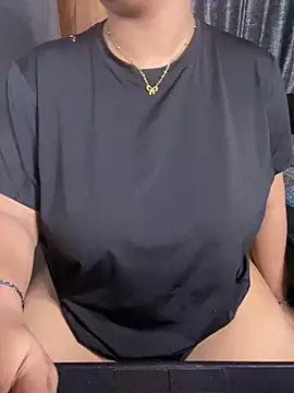 Ritu-Babe Chat XXX in diretta