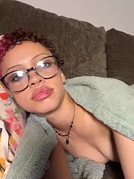 jojosbizarrelyf's Webcam Show