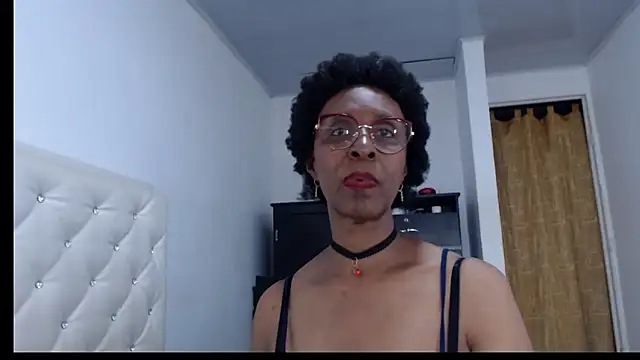 Show modela ebonym1lf na web-kameri