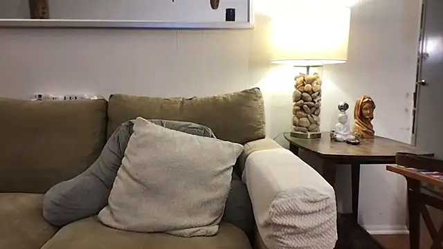 9VOLTT live XXX chat