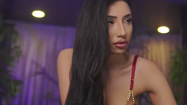 GinaValentinna Adlı Modelin Canlı XXX Sohbeti