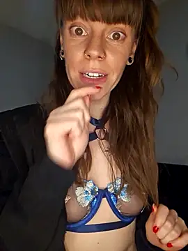 Онлайн чат XXX EmilieEdelana