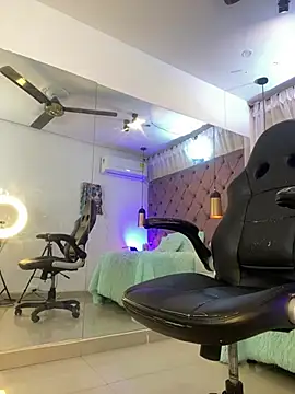 Auri__: онлайн-секс-чат