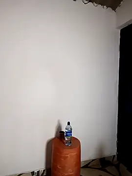 Simone_Miller: онлайн-секс-чат