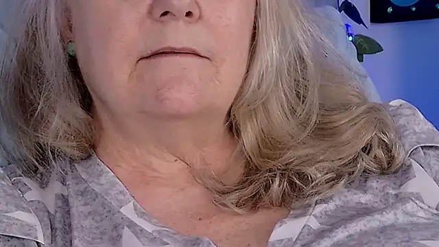 Kaitlyn_Winters: онлайн-секс-чат