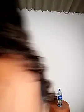 Simone_Miller 即時 XXX 聊天