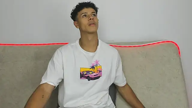 _Alex_Colton: διαδικτυακό σόου στην κάμερα