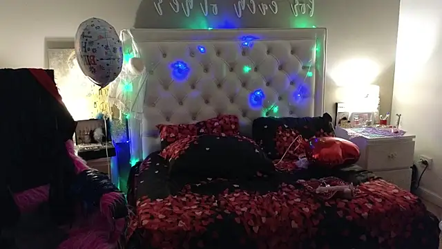 Chatroom XXX en direct de RoxalanaStar