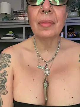 dieseldame1313 webcam show