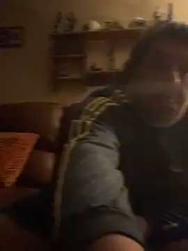 Stephanie1984: διαδικτυακό σόου στην κάμερα