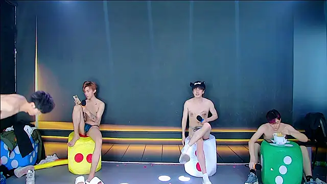 Show modela NTN-lucky na web-kameri