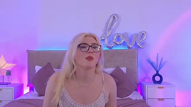 Show modela Jules_night na web-kameri