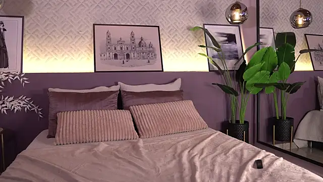 ElleDiane live XXX chat