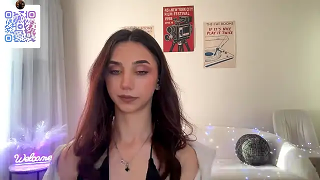 LinaMourのウェブカメラショー