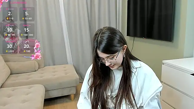 LareeGuzzo 网络视讯表演