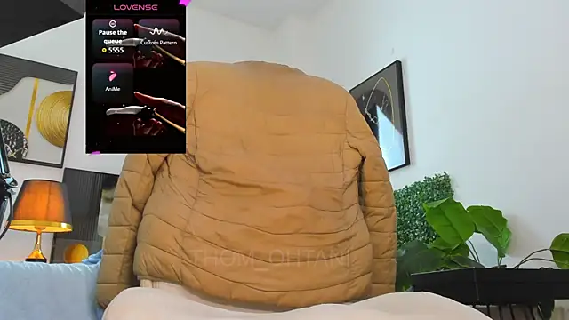 Thom_Ohtani Adlı Modelin Web Kamerası Şovu