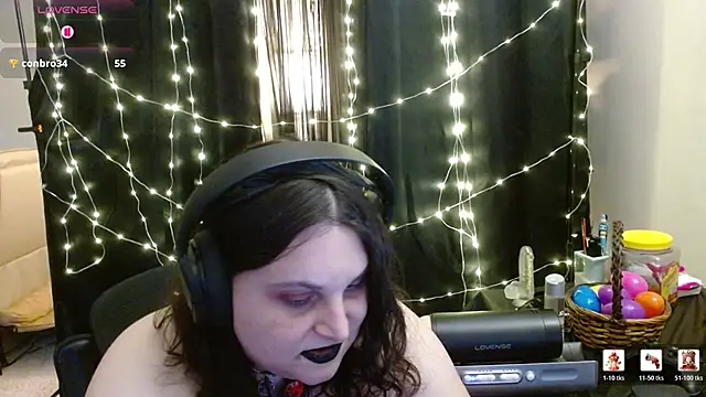 Salacious_Sage Show in webcam