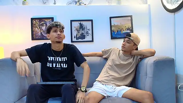 Chat XXX en directo de YOUNG_BOYS_HELL