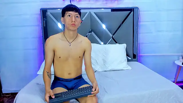 BunnyLove_: διαδικτυακό σόου στην κάμερα