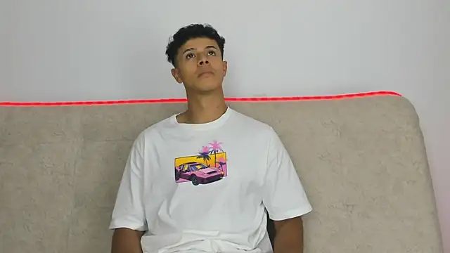 _Alex_Colton: διαδικτυακό σόου στην κάμερα