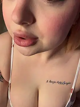 XXX chat uživo modela KellyMoors