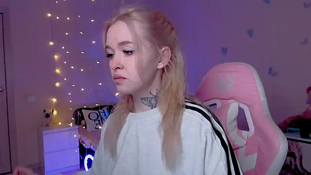 Chatroom XXX en direct de Naughty_Mable