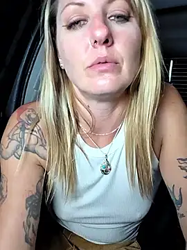 SheIsSomething: онлайн-секс-чат