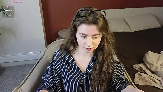 LovingWhisperr's Live XXX Chat