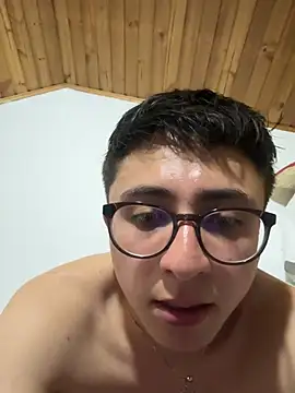 CamiRojas_boy Adlı Modelin Web Kamerası Şovu