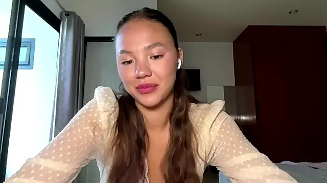 kamila_18_french live XXX chat