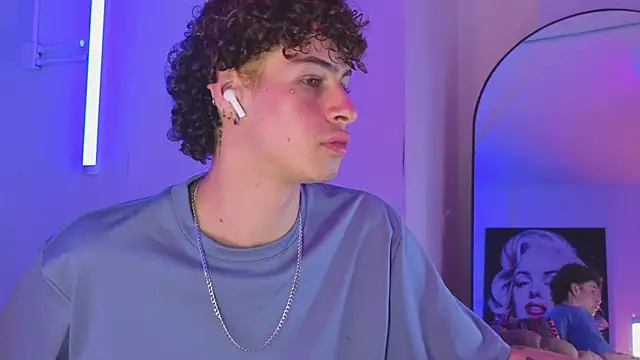 nova_salvatore's Live XXX Chat