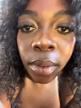 Chat +18 de karinacortes ao vivo