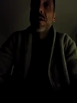 wolfihot33's Webcam Show