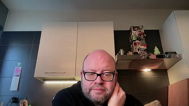 theitalianbear: διαδικτυακό σόου στην κάμερα