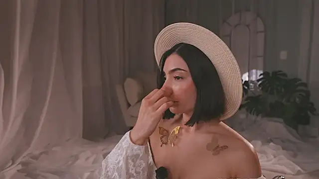 AmyArmstrong Adlı Modelin Canlı XXX Sohbeti