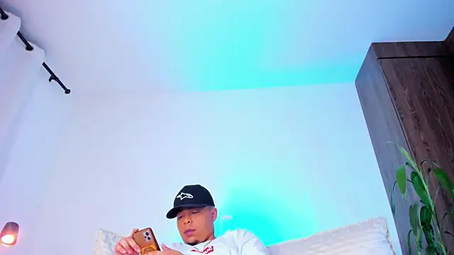 Chat +18 de Randdy_333 ao vivo