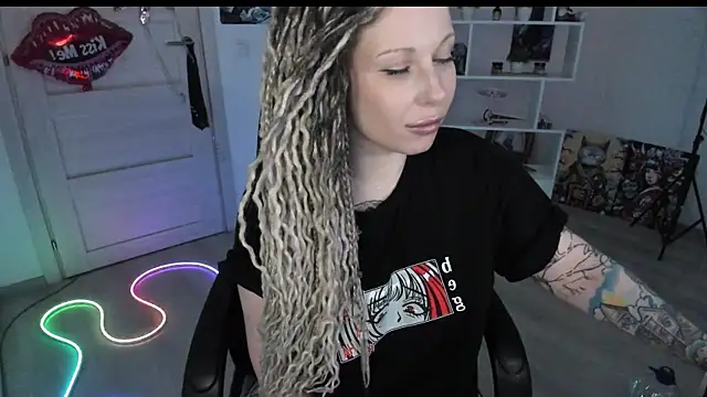 HoneySallyMoore Adlı Modelin Canlı XXX Sohbeti