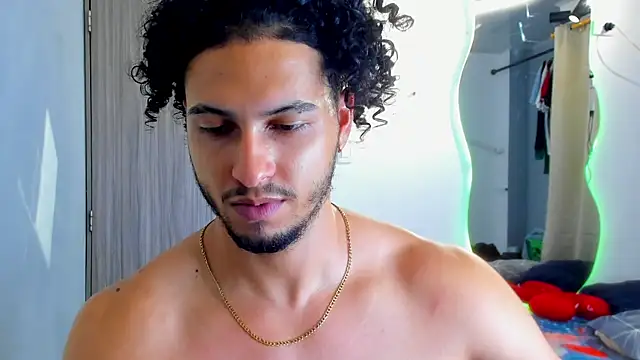 Chat +18 de Kris_Khalifa69 ao vivo